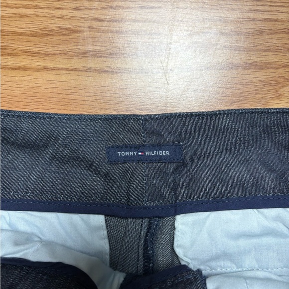 Vintage Y2K Tommy Hilfiger Capris - Picture 2 of 3